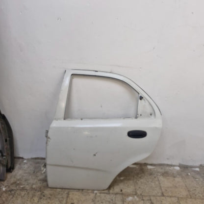 Puerta aveo family trasera izquierda